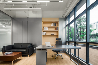 辦公室設計裝修施工：營造創(chuàng)意與協(xié)作的靈動空