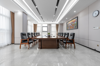 辦公室裝修中的“隔斷設計”技巧：用靈活隔斷